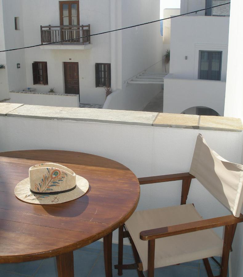 Inaxos Studios, Viewing Apollo Temple. Naxos City Exterior photo